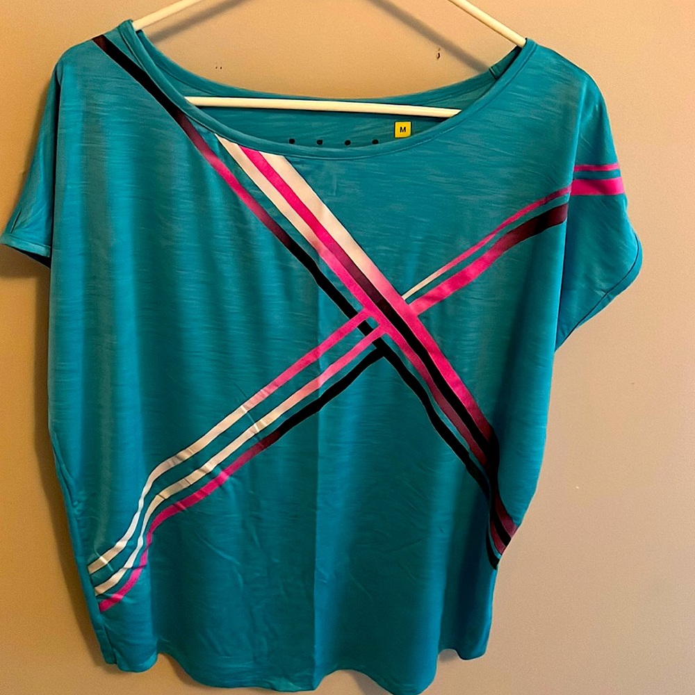 Xersion activewear (M) top.